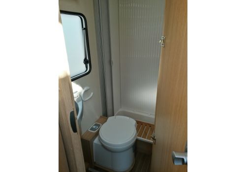Low Profile Motorhome SUNLIGHT T-64 en Sale Occasion
