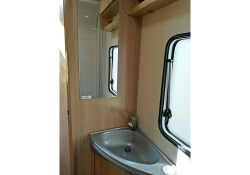Low Profile Motorhome SUNLIGHT T-64 en Sale Occasion