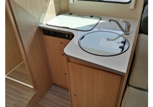 Low Profile Motorhome SUNLIGHT T-68 con cambio automático en Sale Occasion
