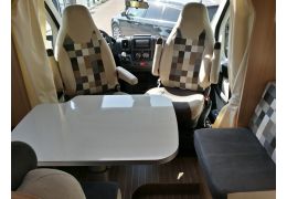 Low Profile Motorhome SUNLIGHT T-68 con cambio automático en Sale Occasion