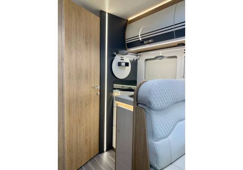 Integral Motorhome ROLLER TEAM Zefiro 284 INT en Sale Occasion