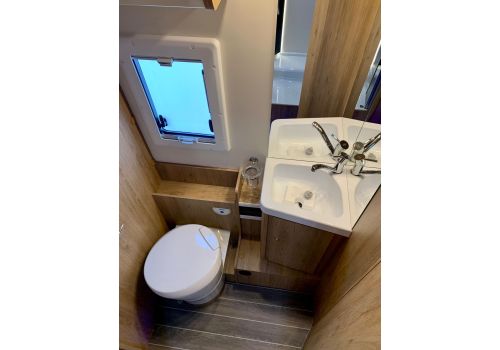 Integral Motorhome ROLLER TEAM Zefiro 284 INT en Sale Occasion