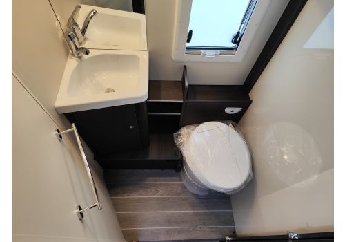 Low Profile Motorhome ROLLER TEAM Kronos Advance 267 TL en Sale Occasion