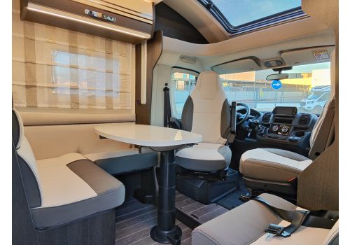 Low Profile Motorhome ROLLER TEAM Kronos 284 TL en Sale Occasion
