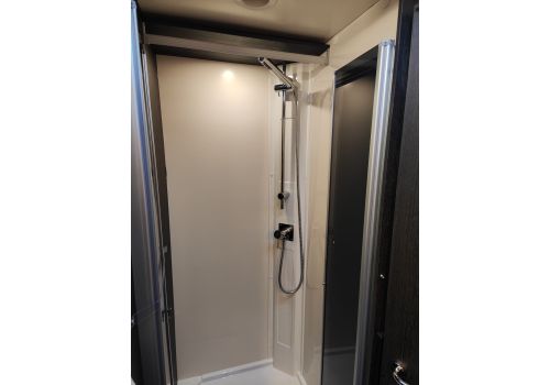 Low Profile Motorhome ROLLER TEAM Kronos 284 TL en Sale Occasion