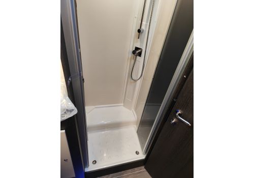 Low Profile Motorhome ROLLER TEAM Kronos 284 TL en Sale Occasion