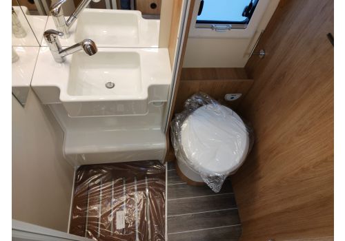 Low Profile Motorhome ROLLER TEAM Zefiro 294 TL en Sale Occasion