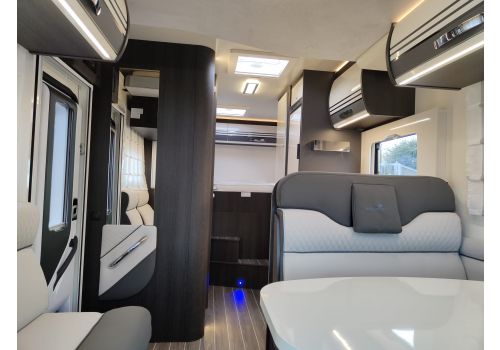 Low Profile Motorhome ROLLER TEAM Kronos 295 TL en Sale Occasion