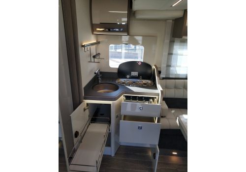 Low Profile Motorhome ROLLER TEAM Granduca 267 TL en Sale Occasion