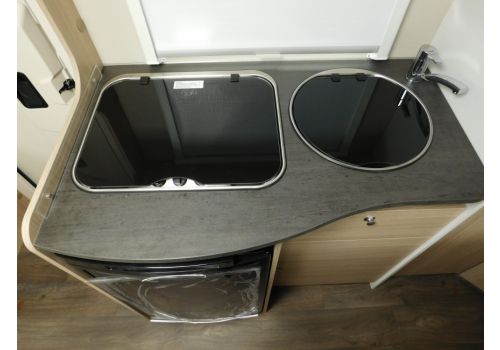 Low Profile Motorhome SUNLIGHT T-58 modelo 2018 en Sale Occasion