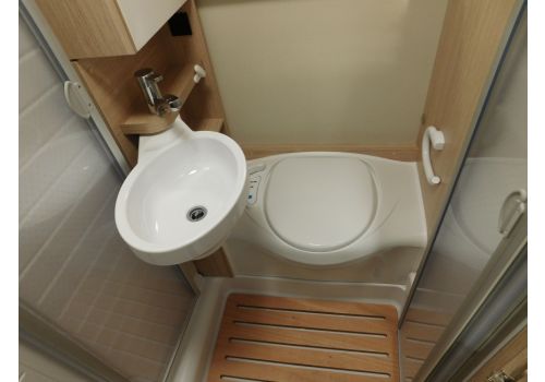 Low Profile Motorhome SUNLIGHT T-58 modelo 2018 en Sale Occasion