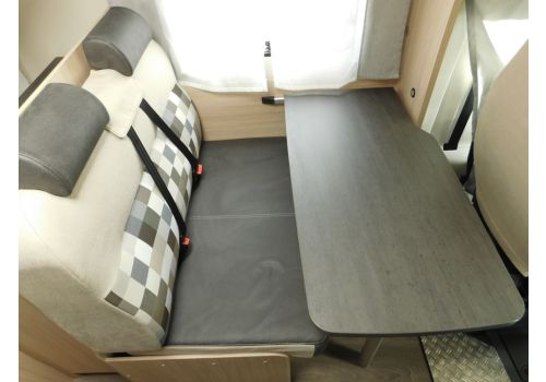 Low Profile Motorhome SUNLIGHT T-58 modelo 2018 en Sale Occasion