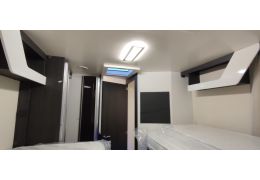 Low Profile Motorhome ROLLER TEAM Kronos 284 TL en Sale Occasion