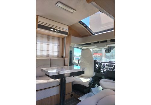 Low Profile Motorhome ROLLER TEAM Zefiro 266 TL Selekt en Sale Occasion