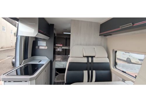 Camper Van ROLLER TEAM Livingstone 5 Advance en Sale Occasion