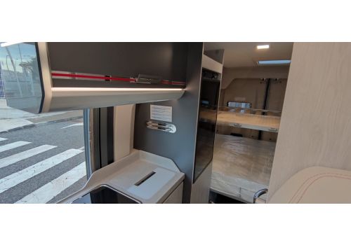 Camper Van ROLLER TEAM Livingstone 5 Advance en Sale Occasion