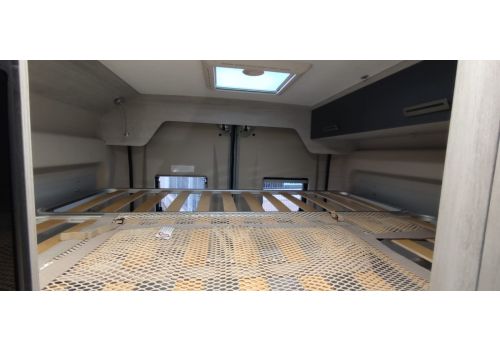 Camper Van ROLLER TEAM Livingstone 5 Advance en Sale Occasion