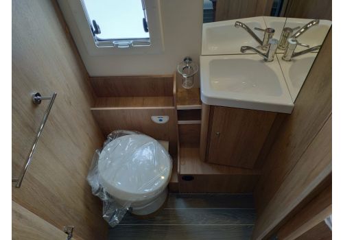 Low Profile Motorhome ROLLER TEAM Zefiro 284 TL en Sale Occasion