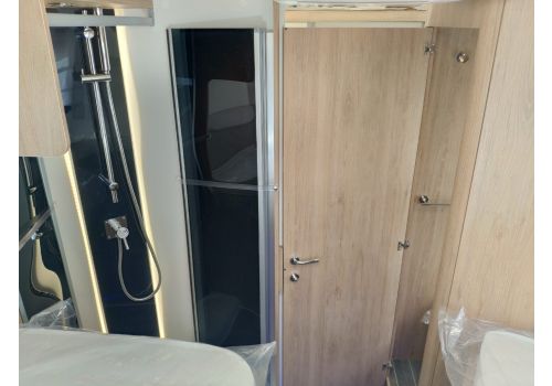 Low Profile Motorhome ROLLER TEAM Zefiro 284 TL en Sale Occasion