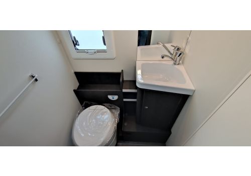 Low Profile Motorhome ROLLER TEAM Kronos 265 TL en Sale Occasion