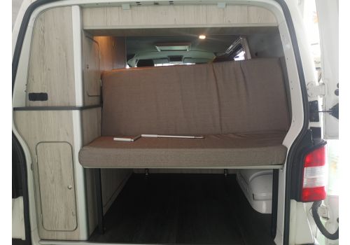 Camper Van VOLKSWAGEN Transporter T5 camperizada en Sale Occasion
