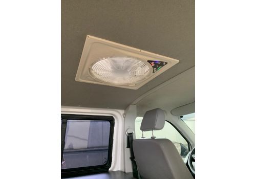 Camper Van VOLKSWAGEN Transporter T5 camperizada en Sale Occasion
