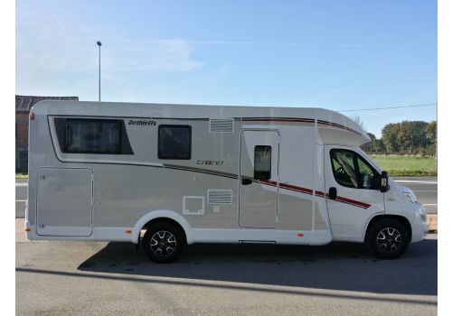 Low Profile Motorhome DETHLEFFS T 7057 EB modelo 2017 en Sale Occasion