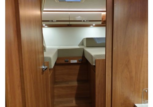 Low Profile Motorhome DETHLEFFS T 7057 EB modelo 2017 en Sale Occasion