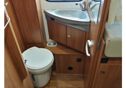 Low Profile Motorhome DETHLEFFS T 7057 EB modelo 2017 en Sale Occasion