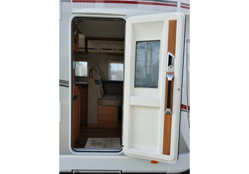 Low Profile Motorhome DETHLEFFS T 7057 EB modelo 2017 en Sale Occasion