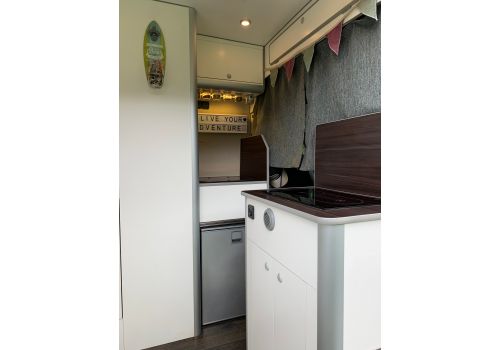 Camper Van VOLKSWAGEN Crafter camperizada en Sale Occasion