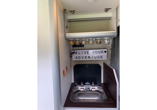 Camper Van VOLKSWAGEN Crafter camperizada en Sale Occasion