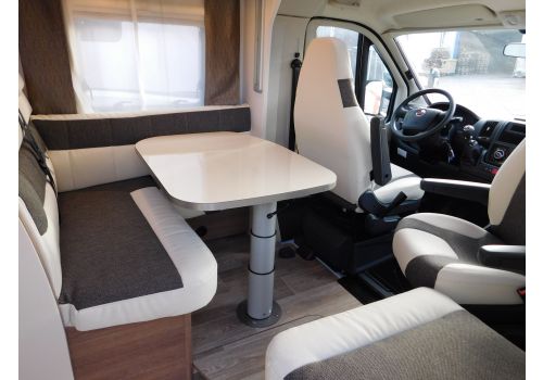Low Profile Motorhome DETHLEFFS Trend T 7057 DBM modelo 2017 en Sale Occasion