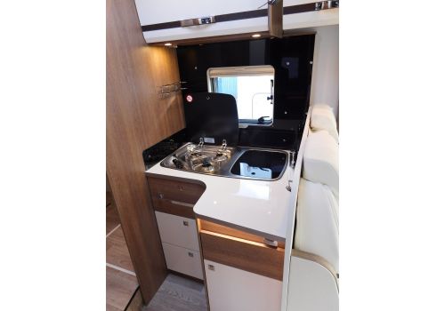 Low Profile Motorhome DETHLEFFS Trend T 7057 DBM modelo 2017 en Sale Occasion