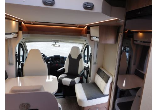 Low Profile Motorhome DETHLEFFS Trend T 7057 DBM modelo 2017 en Sale Occasion