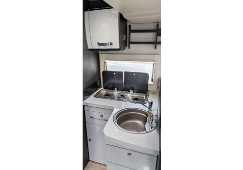 Low Profile Motorhome BENIMAR Mileo 294 en Sale Occasion