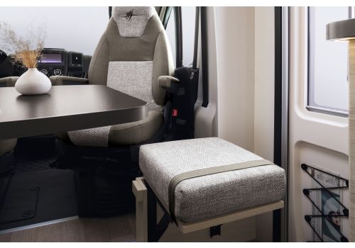 Low Profile Motorhome RAPIDO C 56 en Catalog