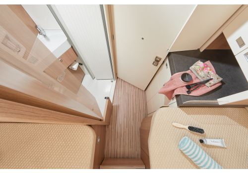 Camper Van MALIBU Van Two Rooms 640 LE RB en Catalog