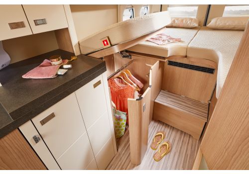 Camper Van MALIBU Van Two Rooms 640 LE RB en Catalog