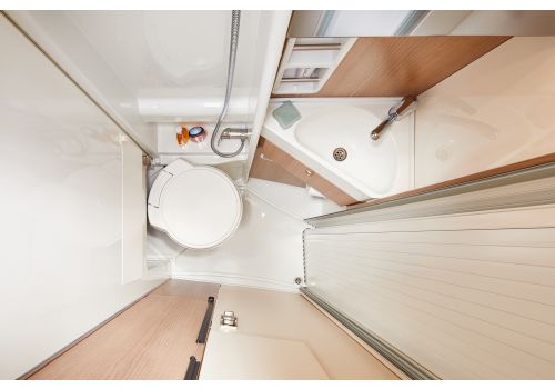 Camper Van MALIBU Van Two Rooms 640 LE RB en Catalog