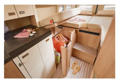 Camper Van MALIBU Van Two Rooms 640 LE RB en Catalog