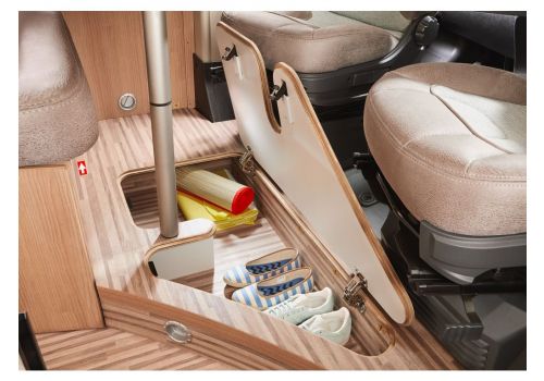 Camper Van MALIBU Van Two Rooms 640 LE RB en Catalog