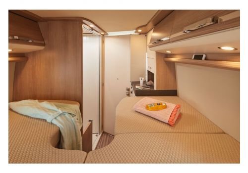 Camper Van MALIBU Van Two Rooms 640 LE RB en Catalog