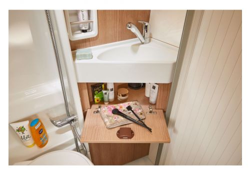 Camper Van MALIBU Van Two Rooms 640 LE RB en Catalog
