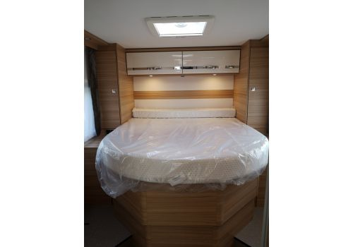 Low Profile Motorhome DETHLEFFS Globebus T7 en Sale Occasion