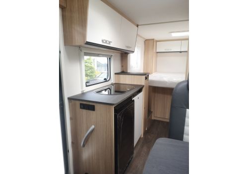Low Profile Motorhome SUNLIGHT Van V69 Adventure en Sale Occasion