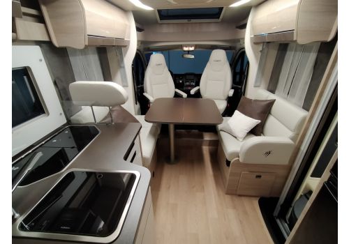 Low Profile Motorhome RAPIDO 696F Ultimate Line en Sale Occasion