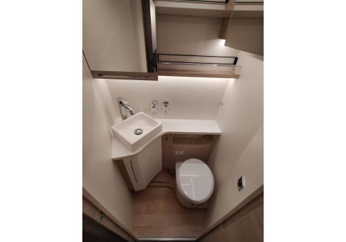 Low Profile Motorhome RAPIDO 696F Ultimate Line en Sale Occasion