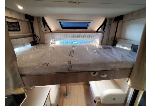 Low Profile Motorhome RAPIDO 696F Ultimate Line en Sale Occasion