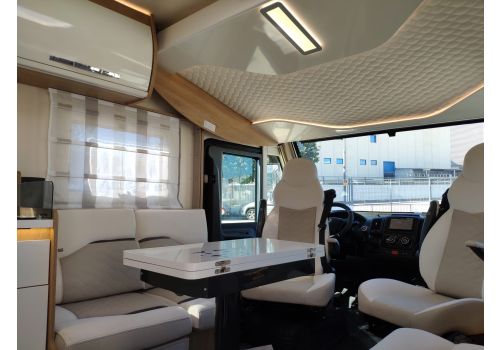 Integral Motorhome ROLLER TEAM Zefiro 267 INT en Sale Occasion